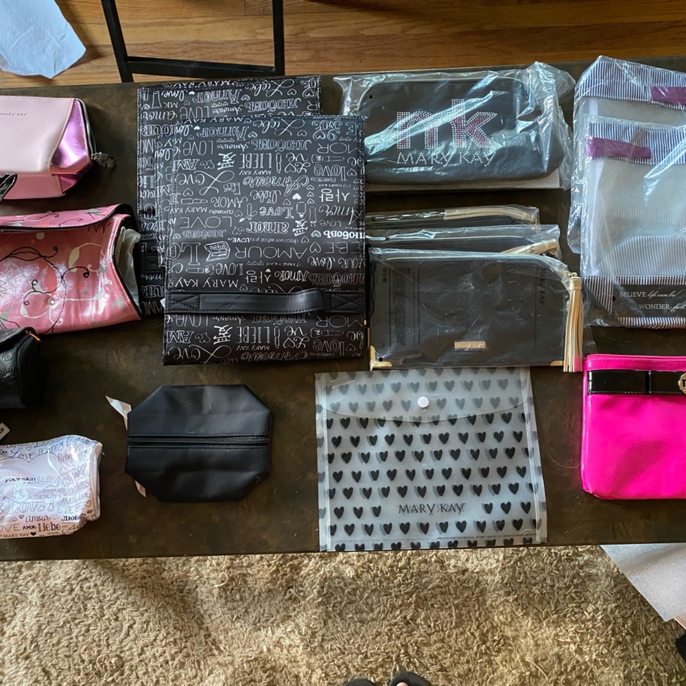 Mary Kay make up bag lot